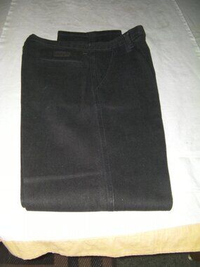 Mens Jeans sz 32x34 Wrangler